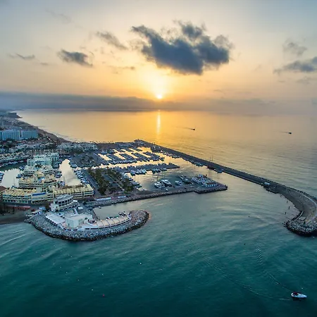 Puerto Marina And Golf בנאלמדנה